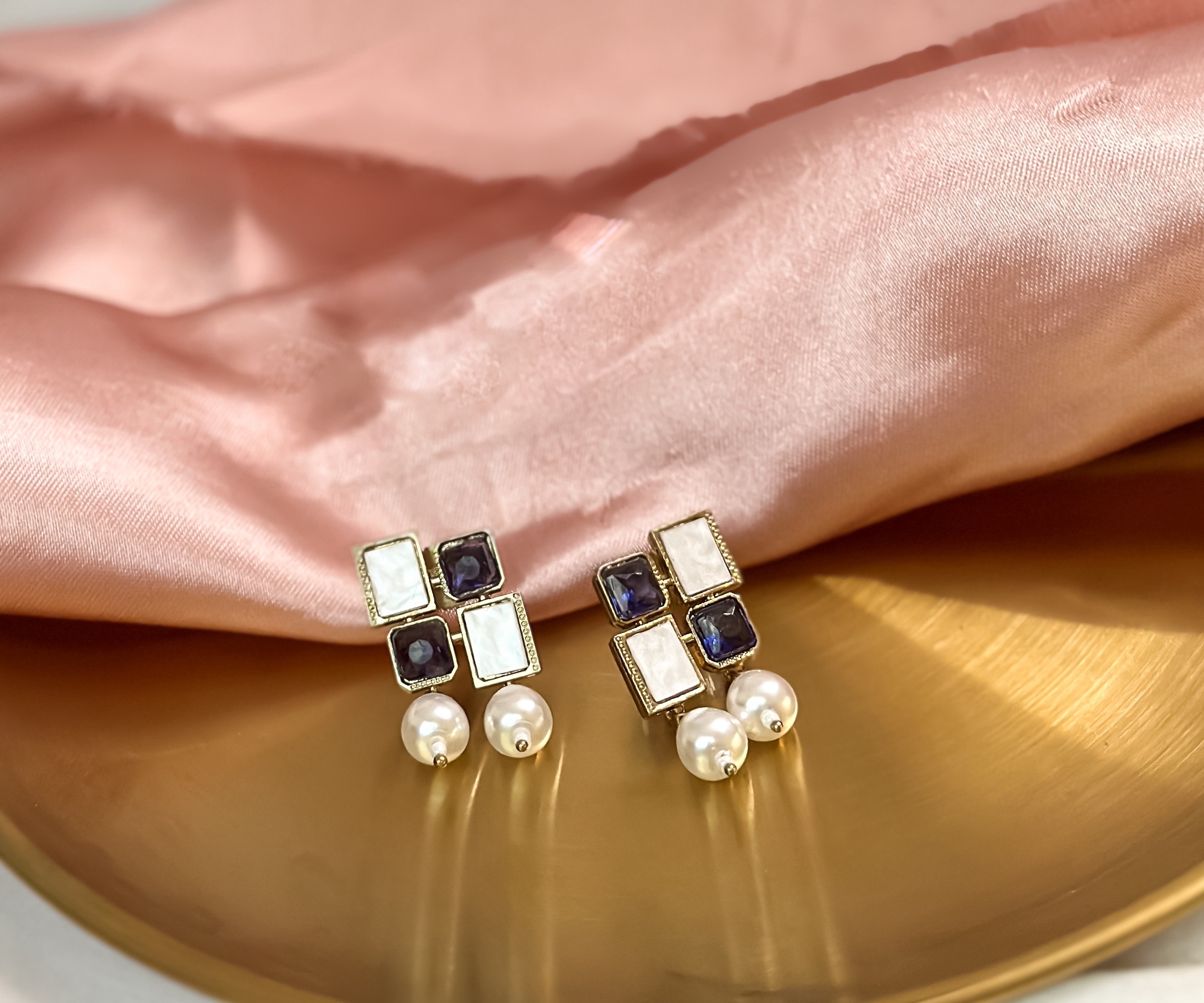  Pearl Cascade Studs 